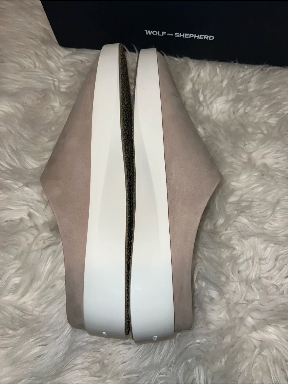 Wolf and Shepherd Cruise Mule Slip On Unisex Shoes Men’s 11 Women’s Size 12.5
